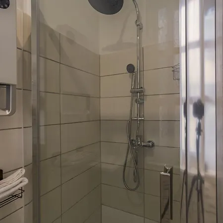 Appartement Le Joli Patio - Parking Inclus - Hypercentre Troyes