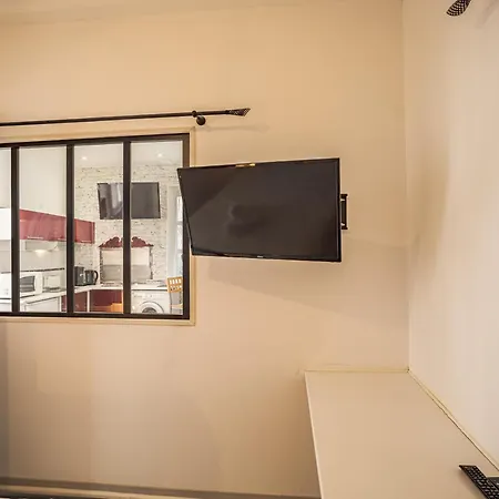 Le Joli Patio - Parking Inclus - Hypercentre Appartement Troyes